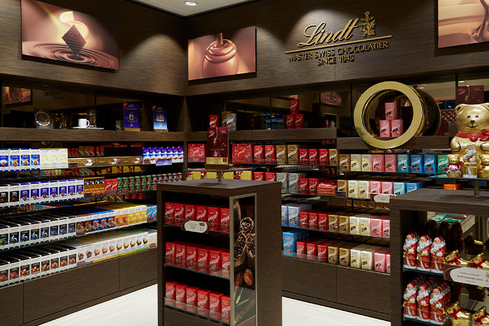 Lindt - chocolate bar display