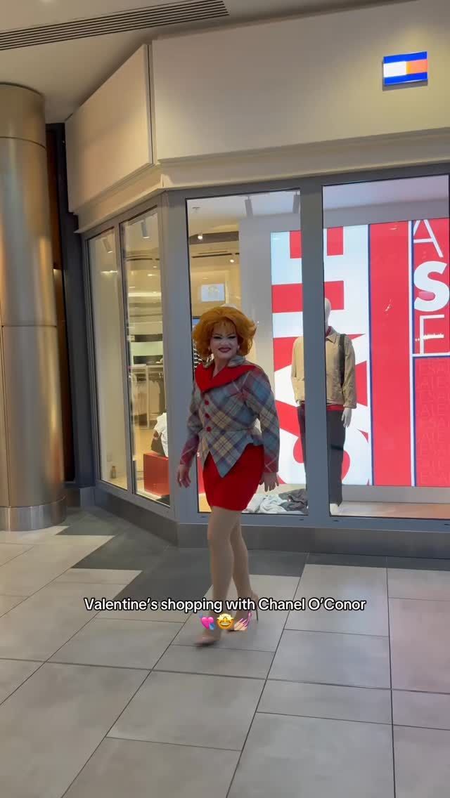 @chanel_o_conor is on a Valentine’s mission💘From sweet treats to seriously good offers, she’s hopping between stores at Livingston Designer Outlet to find the perfect gifts for your Valentine (or you👀)Want to join the fun? Catch Chanel at the outlet on the 14th February🛍️