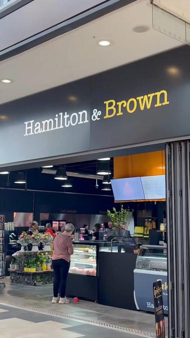 Make your shopping trip even better 🛍️🥪Stop by Hamilton & Brown, now open at Livingston Designer Outlet, for fresh deli bites you’ll love.