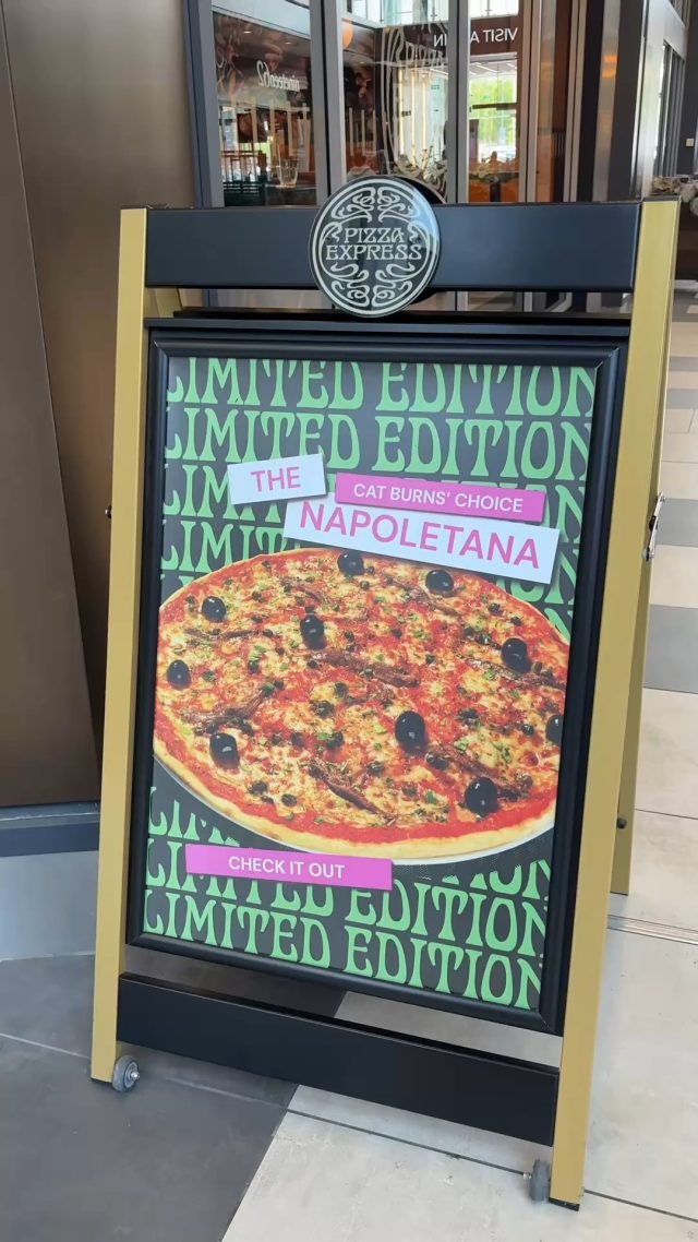 @catburns’ Choice Neapoletana at @PizzaExpress just became the only choice 🍕 Tag who’s getting a slice with you