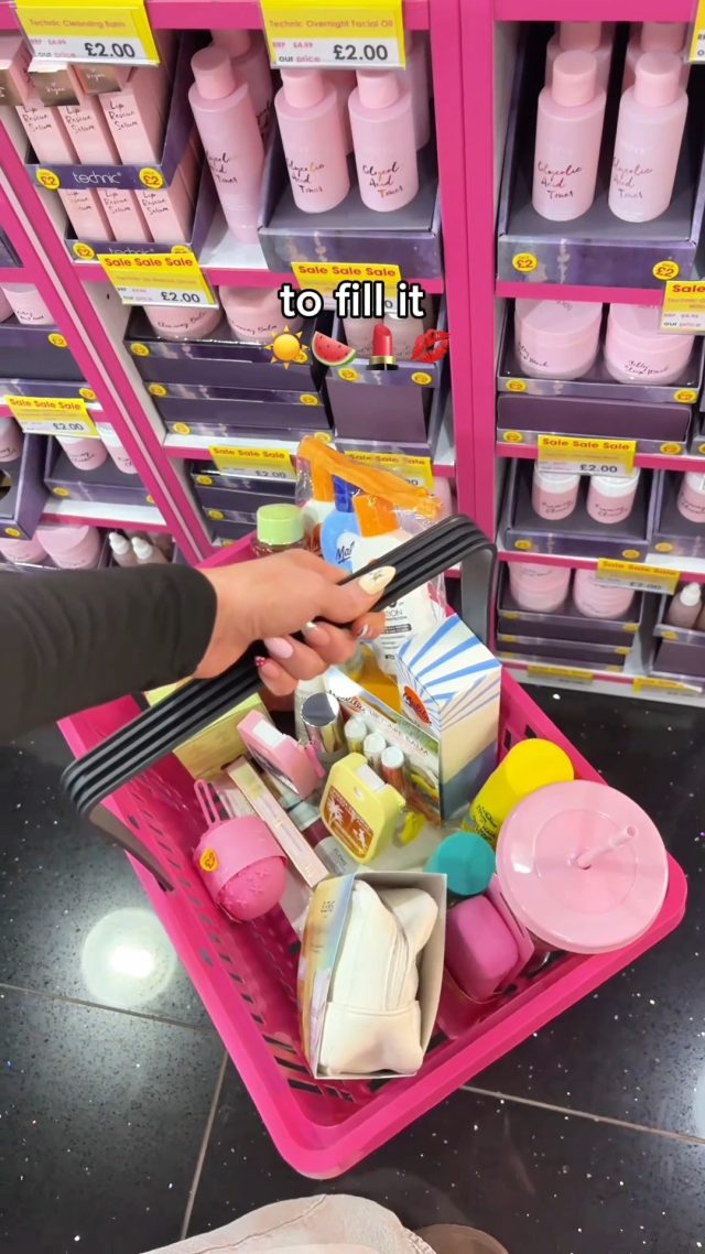 Make the most of your trip to @beautyoutletuk 🛍️✨