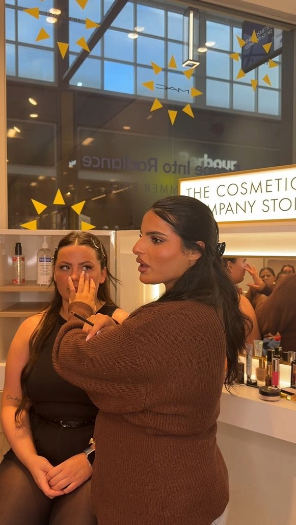A little look back at our Sip, Sparkle & Sculpt Masterclass ✨🥂

The Cosmetics Company Store welcomed beauty lovers for an evening of makeup tips, tricks and plenty of glow, hosted by content creator @jennaalmx 💄

From expert sculpting techniques and exclusive offers to Prosecco and goody bags, it was the perfect beauty night out. Plus, a big thank you to @milliescookiesuk and @lindtuk for supplying some sweet treats for the evening 🍪🍫

Keep an eye out for more events like this 👀